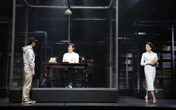 The Fierce Imagination of Yukio Ninagawa: <em>Hamlet</em> and <em>Kafka on the Shore</em> at the Barbican Theatre